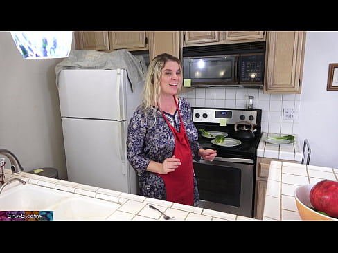 ❤️ Matrigna che lo munge in cucina prima del suo appuntamento ️ Super sessoal it.centr-klassiki.ru ❌