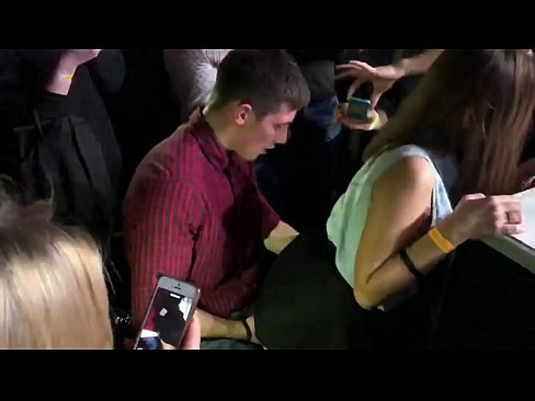 ❤️ Sesso reale in un nightclub russo. Ragazza russa di 18 anni nell'ano e nella vagina scopata in un nightclub ️ Super sessoal it.centr-klassiki.ru ❌